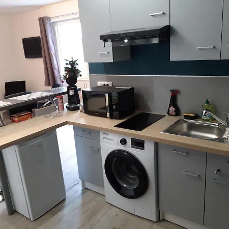 Au Cosy De L'est Avec Parking Lägenhet